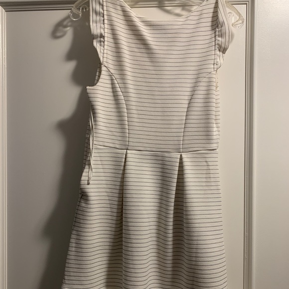 Anthropologie Maeve White pinstripe dress size 4 - Picture 2 of 4